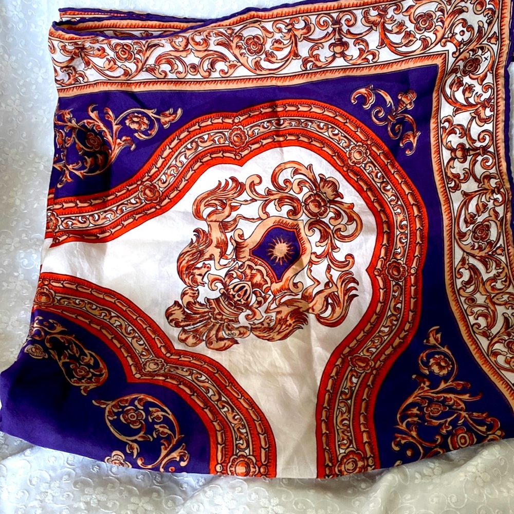Reine Seide 30x30 Scarf Beautiful motif